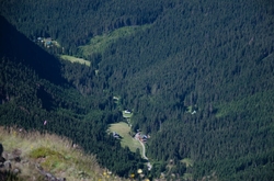 SNĚŽKA - POHLED DO OBŘÍHO DOLU